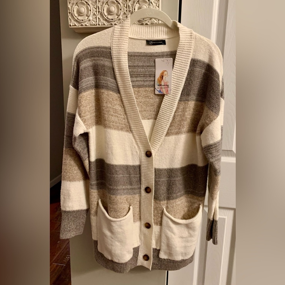 PrettyGarden Cream and Gray Sweater NWT - SZ S
